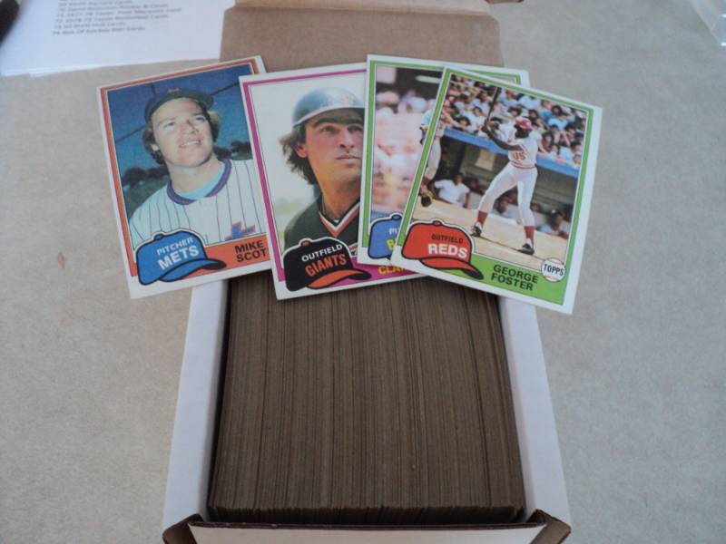 lot 135 image: Box of 1981 Topps Baseball Cards...