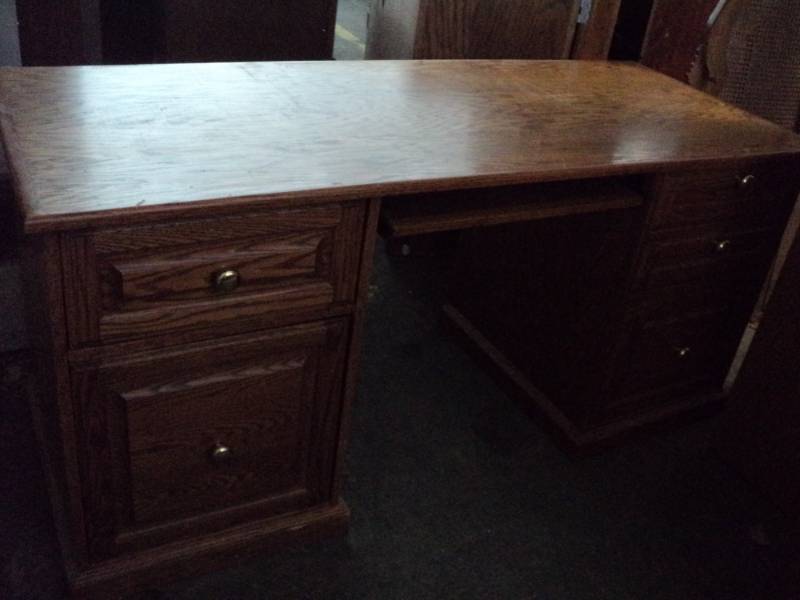 lot 140 image: 2 Piece Wood Office Desk with Key 6...