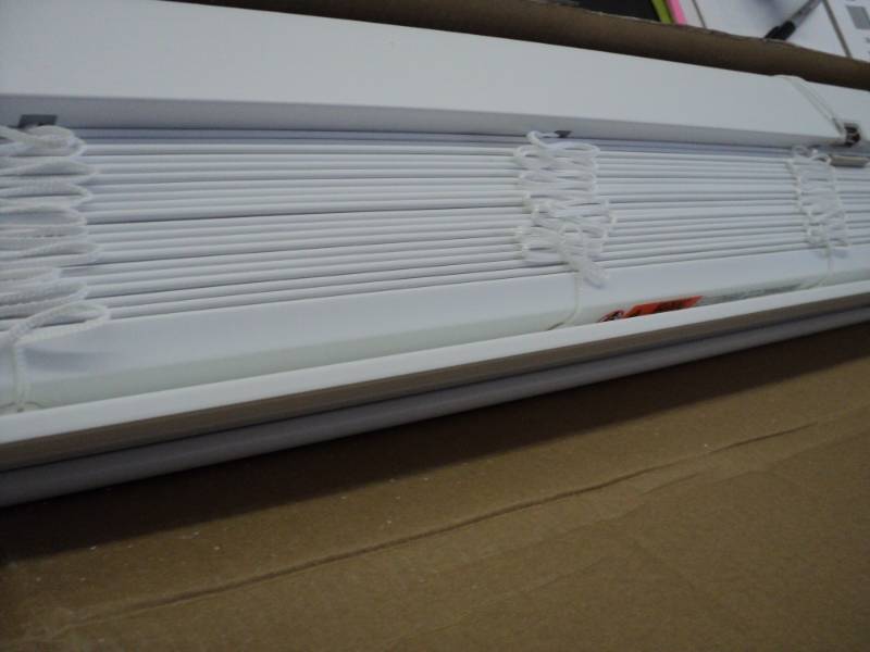 lot 151 image: Custom Cut 2 Slat 24 x 36  white...