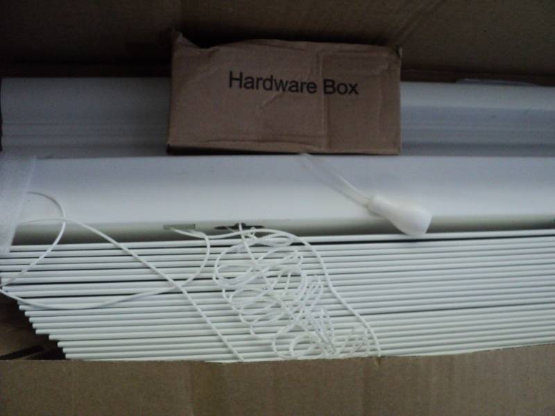lot 152 image: Custom Cut White 2.5 Slats 30.5 x...