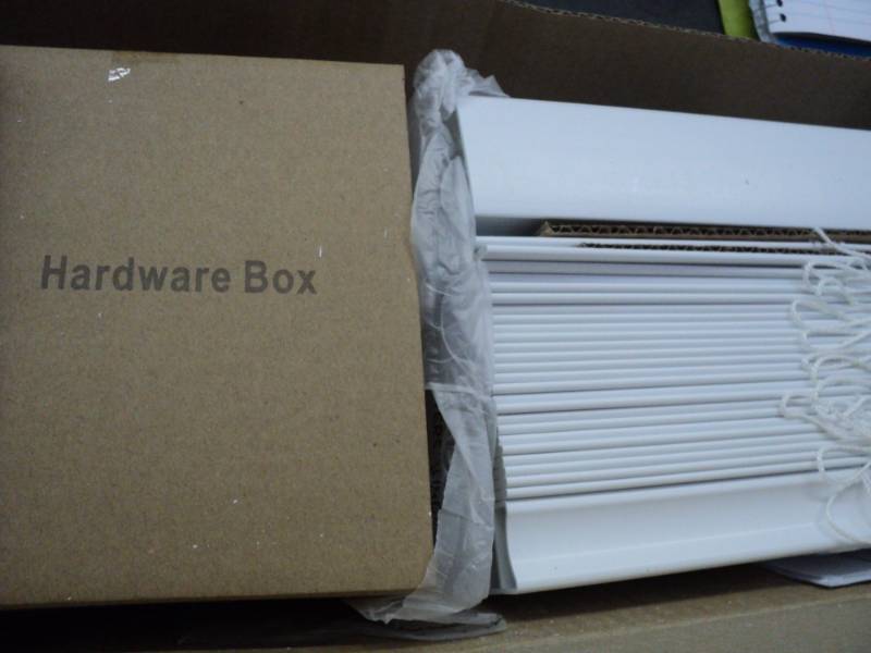 lot 171 image: 2 Slats White 23 x 48  Blinds I...