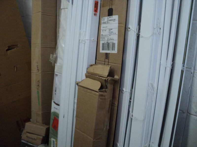 lot 175 image: Misc Blinds various widths and len...