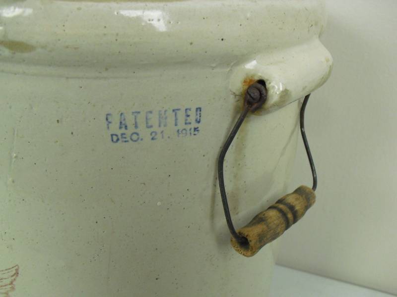 lot 4 image: Large Vintage 6 Gallon Red Wing Crock