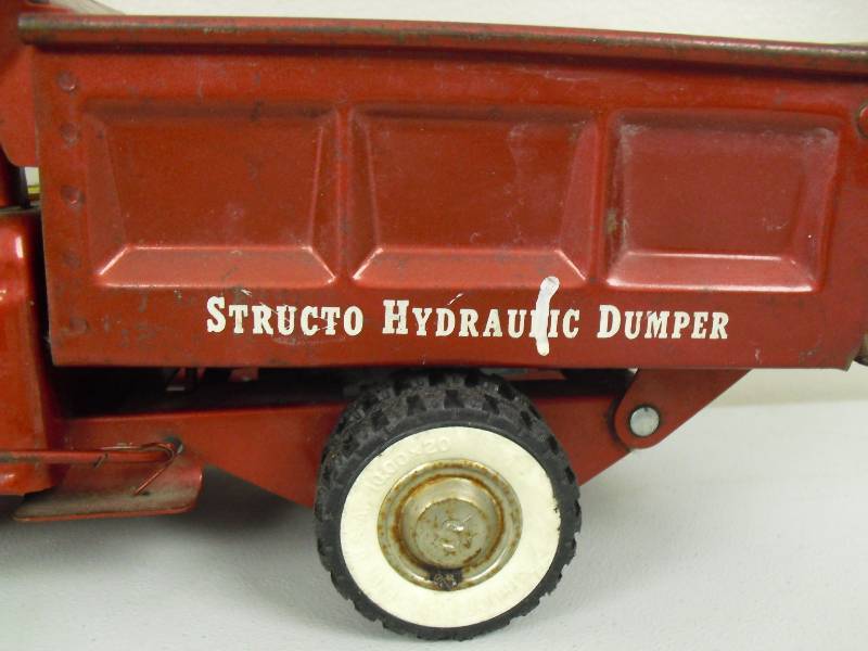 lot 6 image: Vintage 1960s Steel Structo Hydraulic Dumper Truck
