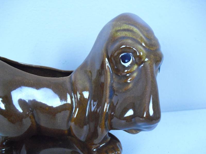 lot 28 image: Vintage 1950s Droopy Weiner Dog Planter