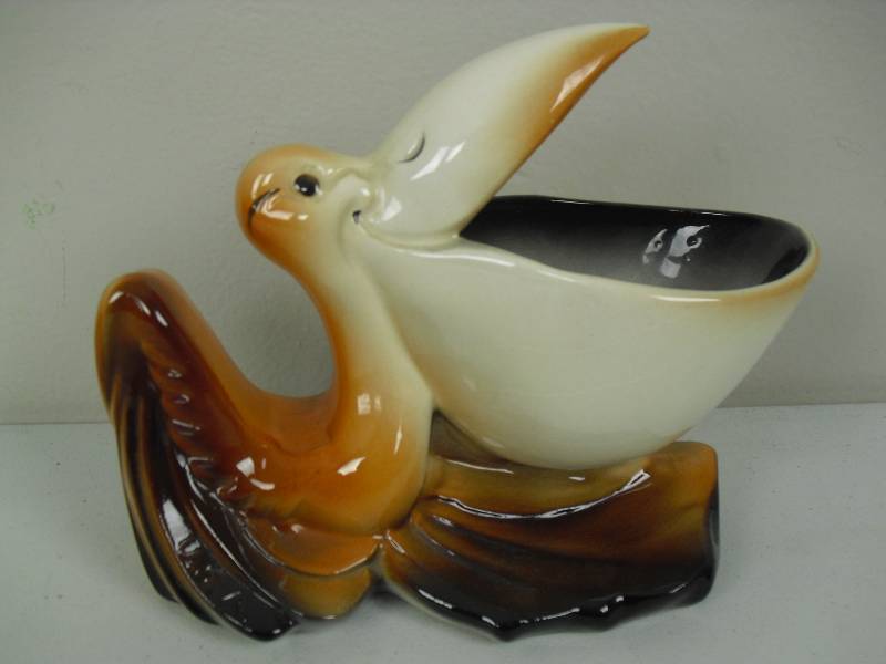 lot 29 image: Vintage 1950s Pelican Planter Change Caddy