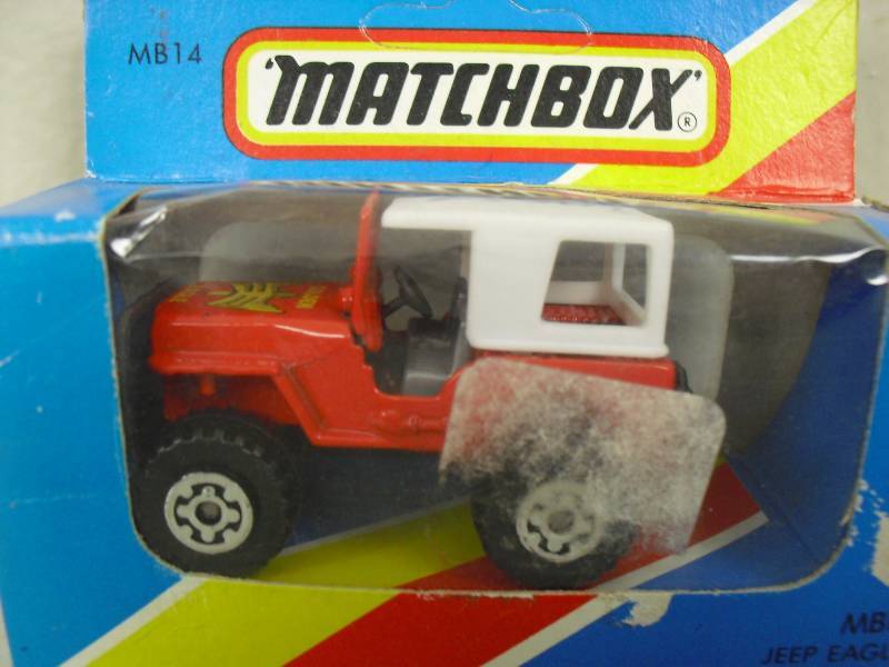lot 38 image: Vintage Matchbox Car MB14 Jeep Eagle