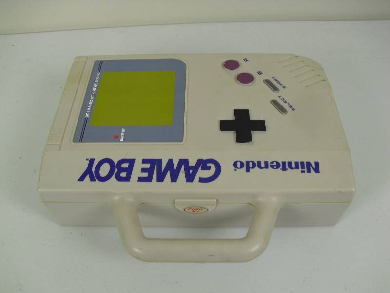 lot 43 image: Vintage Nintendo Original Game Boy Game Case