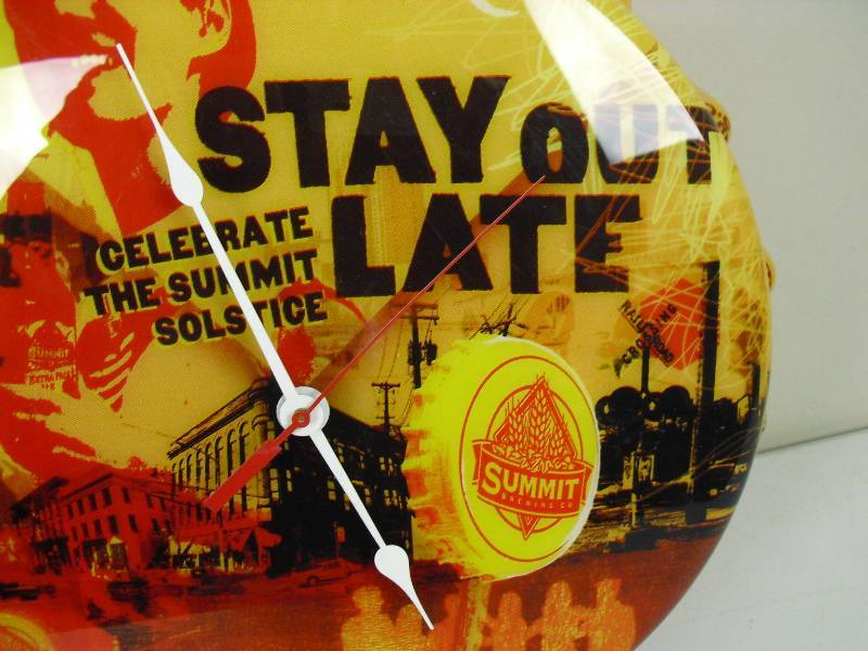 lot 64 image: Large Summit Brewing Bottle Cap Clock
