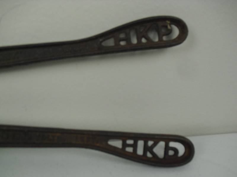lot 71 image: Vintage Ornate Cast Iron Bolt Cutters