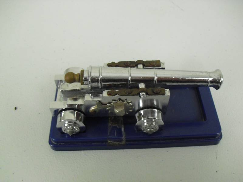 lot 73 image: Vintage Mini Cannon Made In Italy