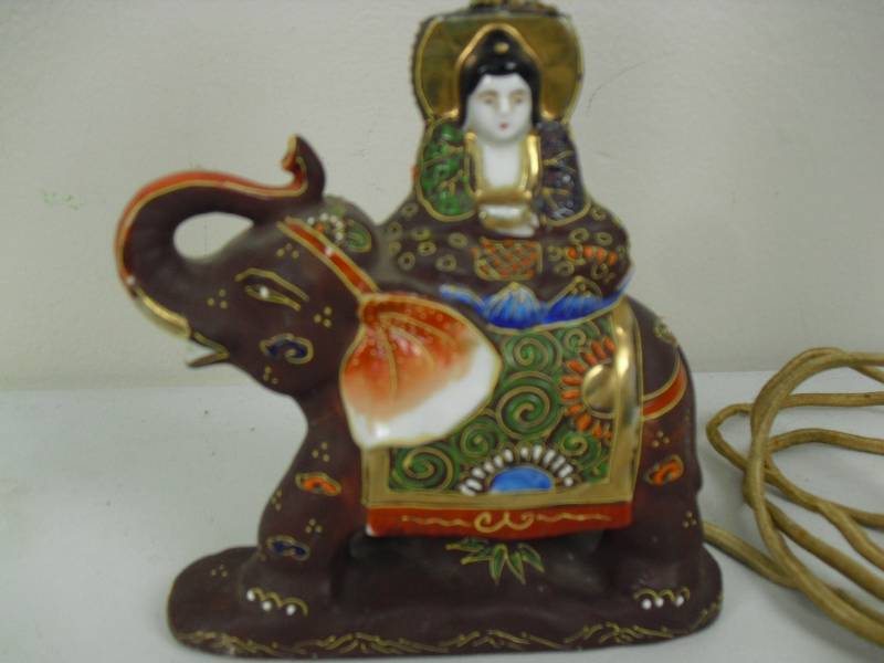 lot 74 image: Vintage Porcelain Elephant Lamp