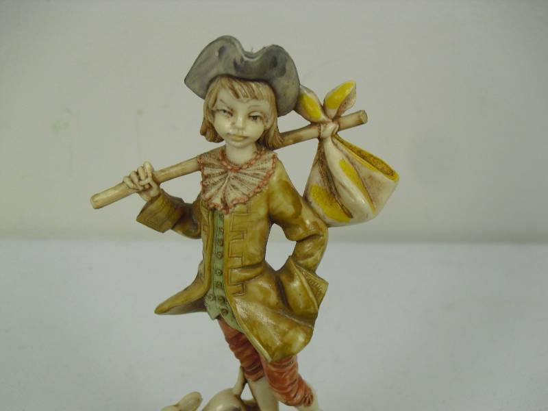 lot 82 image: Vintage Resin Depose Figurine Made In Italy