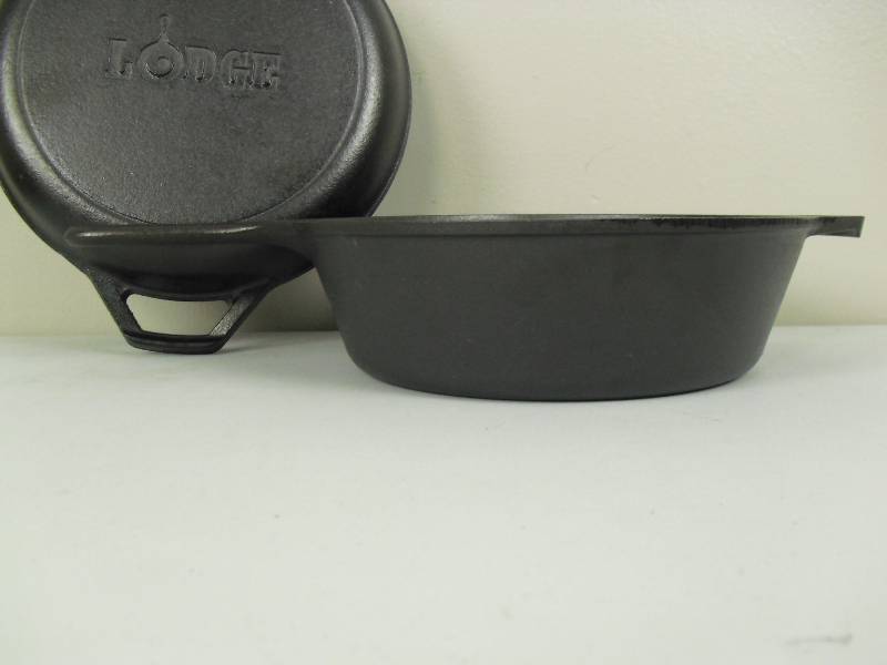 lot 100 image: New Lodge Made In USA Cast Iron Chicken Fryer Dutch Oven Deep Pan With Cover