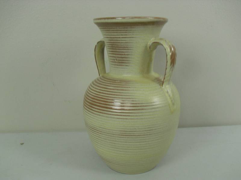 lot 117 image: Large Vintage Frankoma Pottery Vase