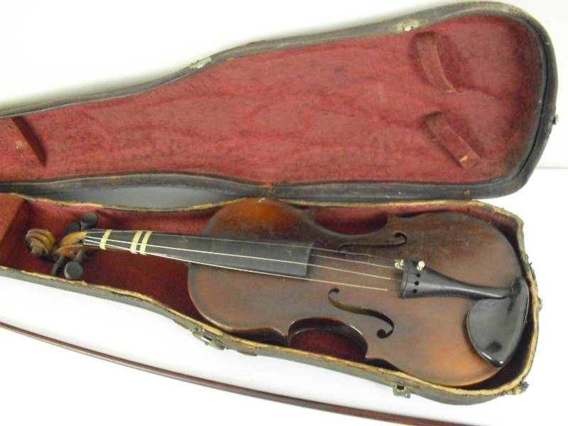 lot 141 image: Vintage First National Institute Violin 1930s