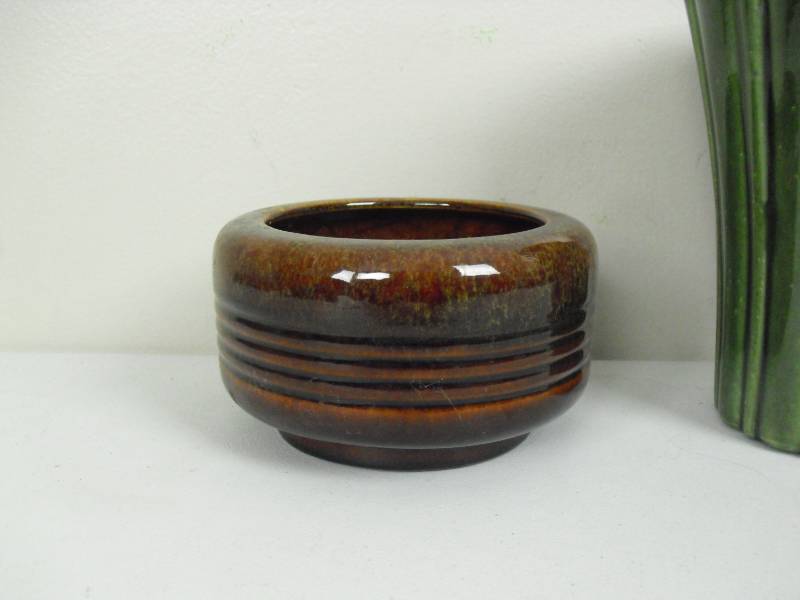 lot 175 image: Lot Of Vintage Haeger Pottery