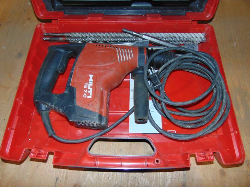 Hilti TE-7C Hammer Drill With Bits