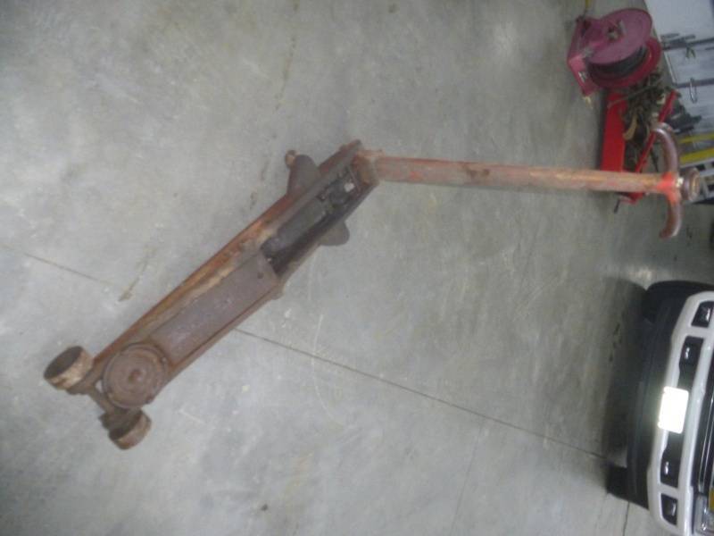 Hydraulic Floor Jack