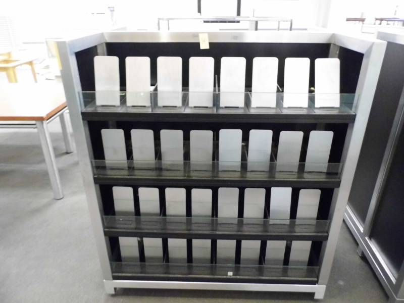lot 14 image: Lot of 2 Display Cases