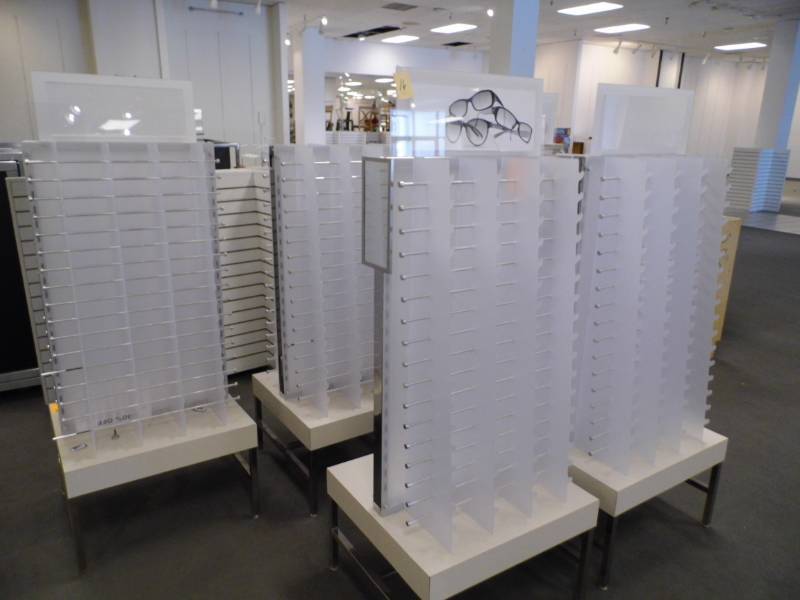 lot 16 image: Lot of 5 Sunglass Displays w Bases
