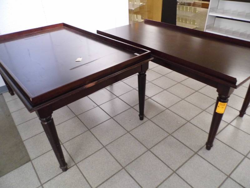 lot 28 image: Lot of 2 Tables