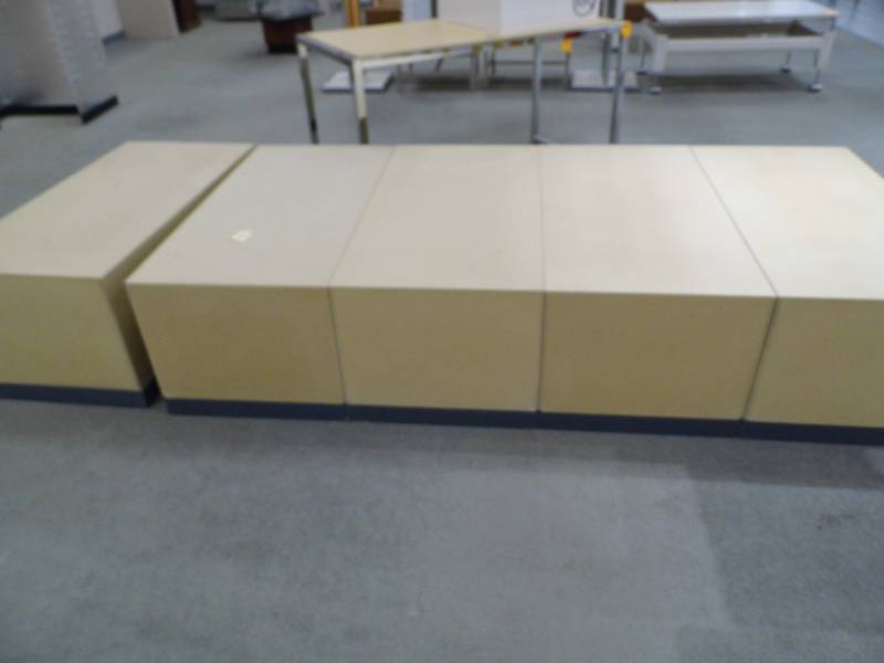 lot 36 image: Lot of 5 Display Bases
