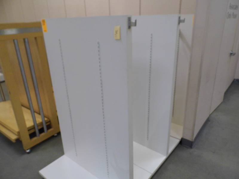 lot 38 image: White Display