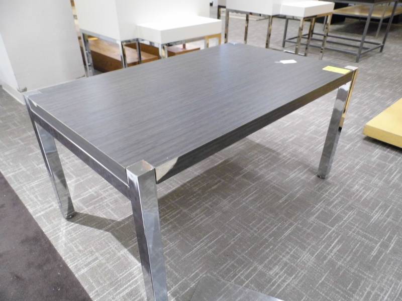 lot 58 image: Table