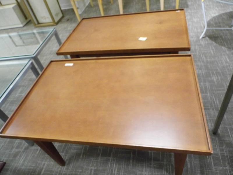 lot 72 image: Lot fo 2 Tables w Lips