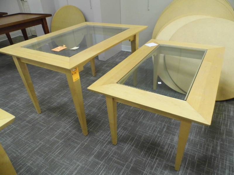 lot 76 image: Lot of 2 Tables