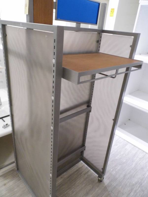 lot 101 image: Rolling Display - White Bench