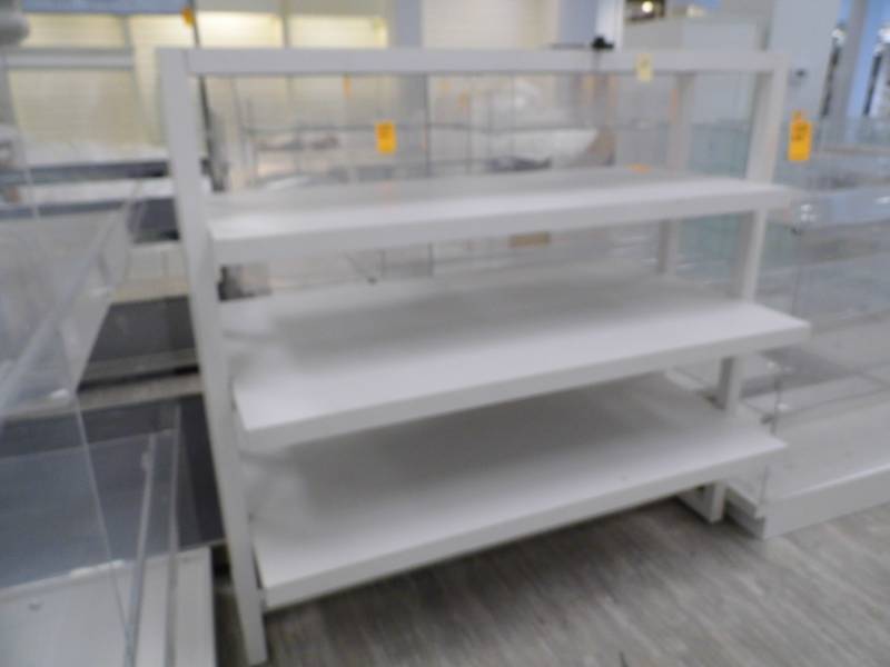 lot 104 image: 4 Tier Shelf