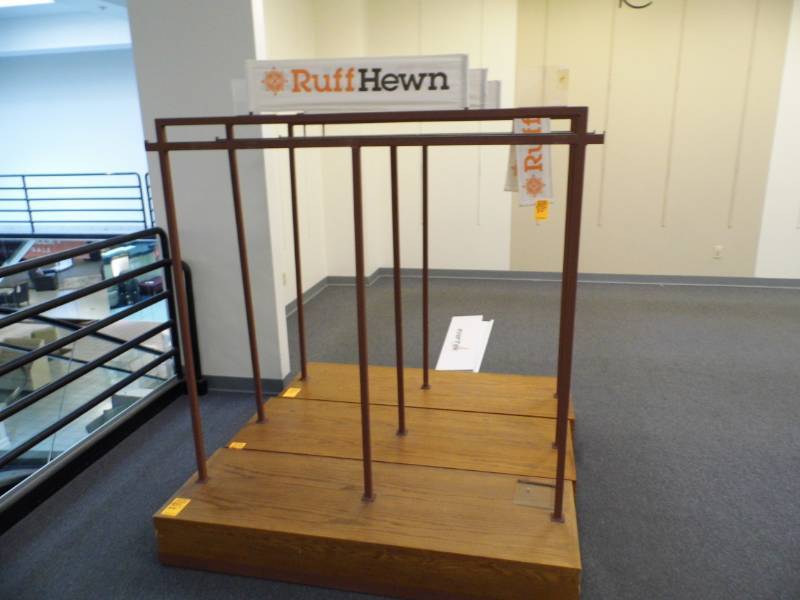 lot 114 image: Lot of 3 Hanging Units