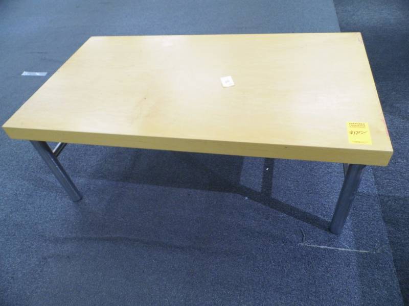 lot 115 image: Table