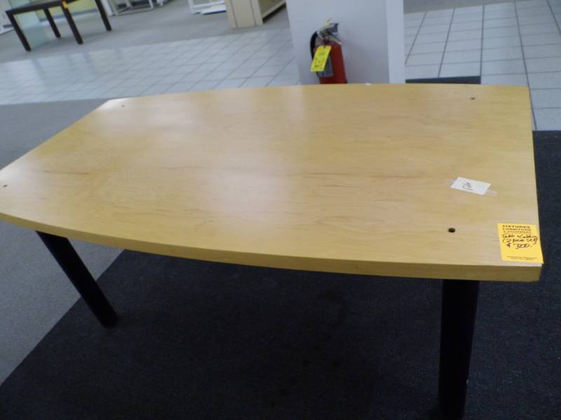 lot 126 image: Lot of 3 Tables