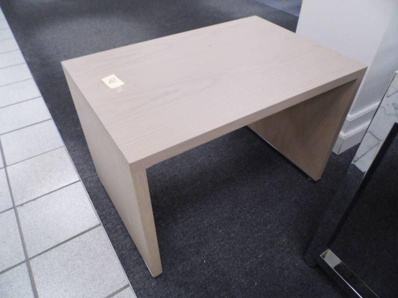 lot 132 image: Tables
