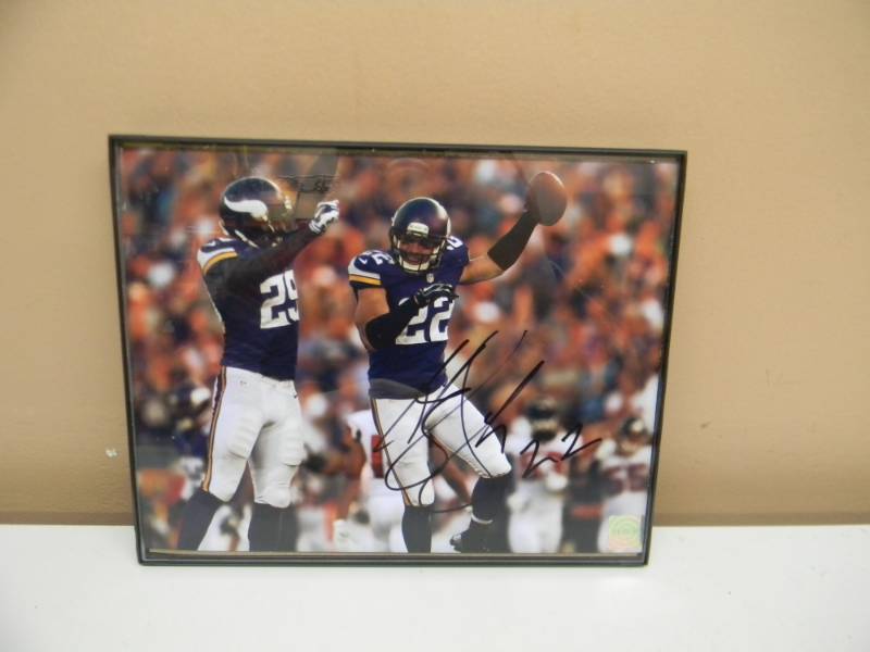 SIGNED MINNESOTA VIKINGS HARRISON SMITH 8 BY 10 PHOTO WFRAME - ALL AUTOGRAPHS ARE GUARANTEED - SEE PICTURES