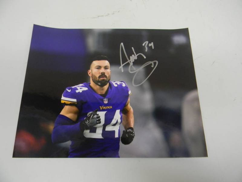 SIGNED MINNESOTA VIKINGS ANDREW SENDEJO 8 BY 10 PHOTO - NICE PIECE - ALL AUTOGRAPHS ARE GUARANTEED - SEE PICTURES