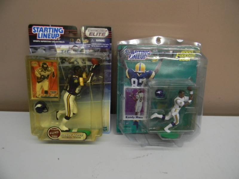 NFL PLAYERS INC.STARTING LINEUP ELITE HOFer RANDY MOSS MINNESOTA VIKING & HOFer RANDY MOSS 200001 STARTING LINEUP - STILL IN CASE - SEE PICTURES