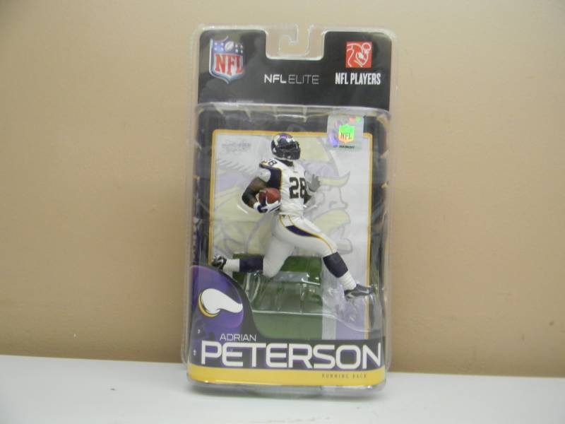 McFarlane Adrian Peterson Minnesota Vikings NFL Elite Series Action Figure - NEW IN BOX - SEE PICTURES