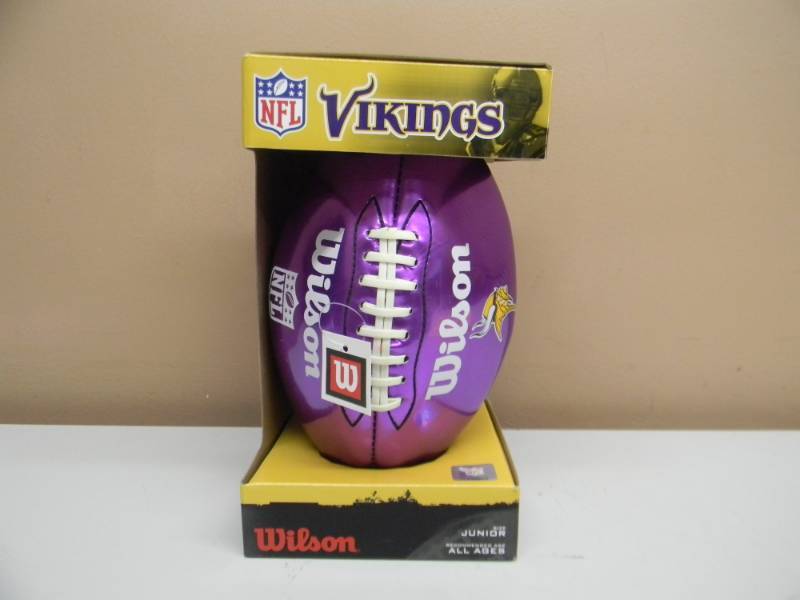 WILSON 2006 MINNESOTA VIKINGS PURPLE FOOTBALL - AWESOME PIECE - IN BOX - SEE PICTURES