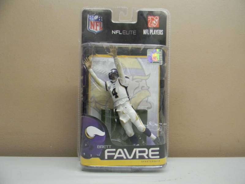 RARE Mcfarlane Toys NFL Playmakers Brett Favre Vikings 2010 Series 1 - IN BOX - SEE PICTURES