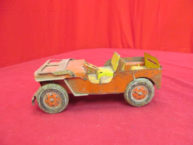 lot 3 image: vintage toy