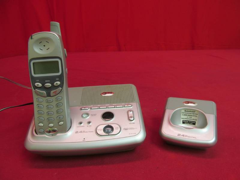 lot 21 image: phone