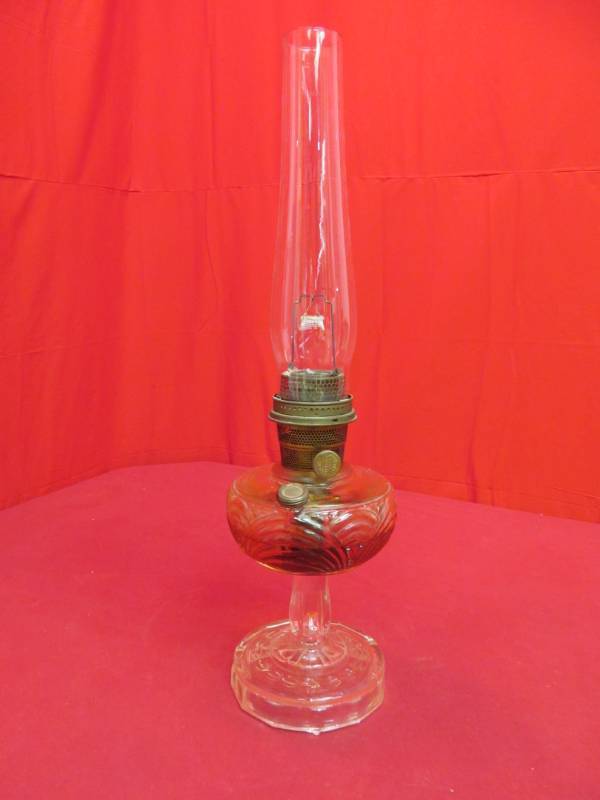 lot 24 image: vintage lamp
