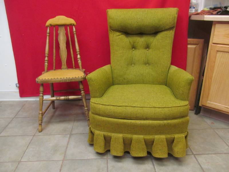 lot 26 image: vintage furniture