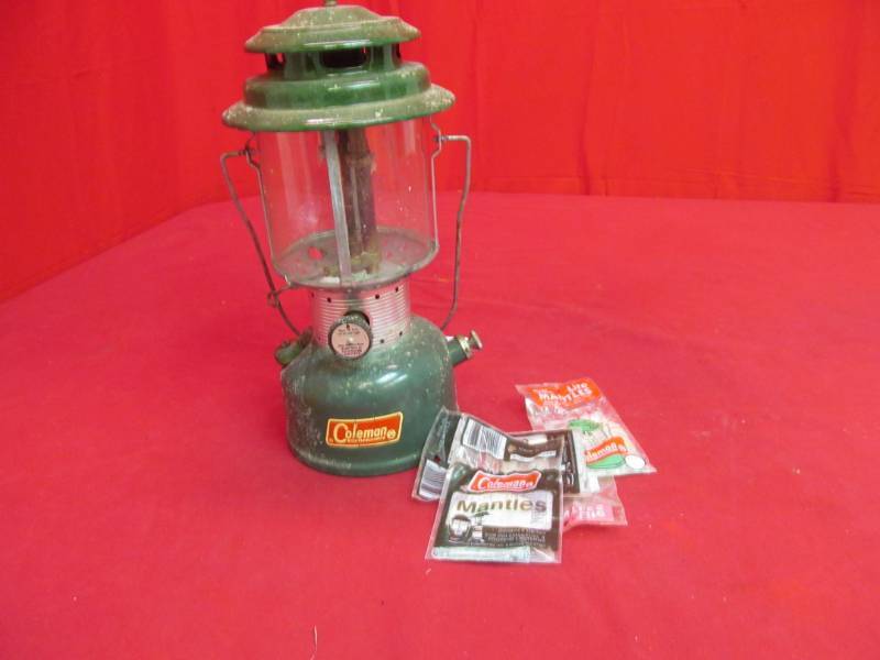 lot 44 image: vintage lamp