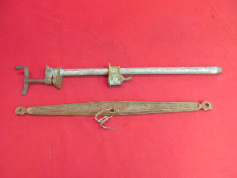 lot 45 image: collectibles
