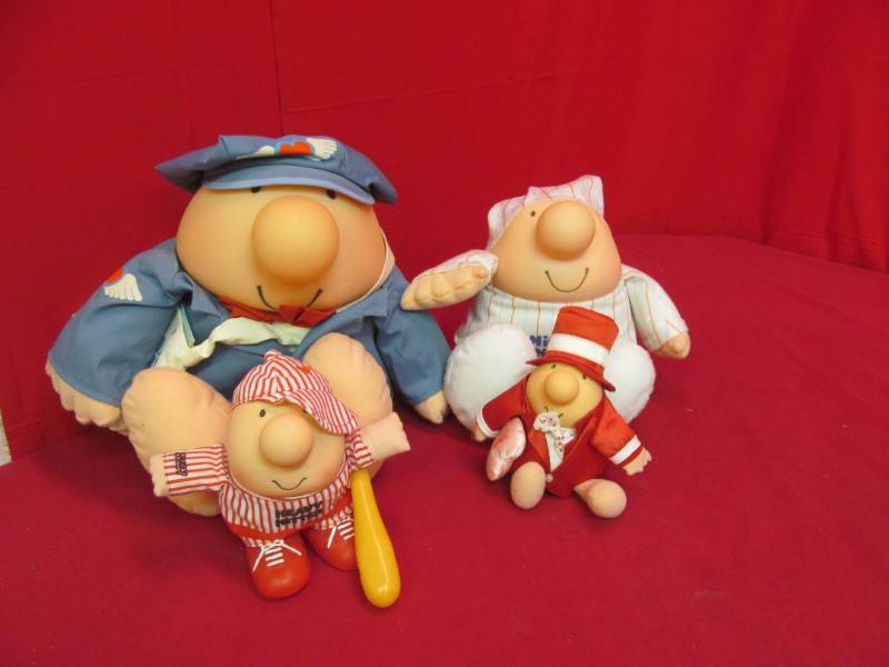 lot 52 image: collectibles